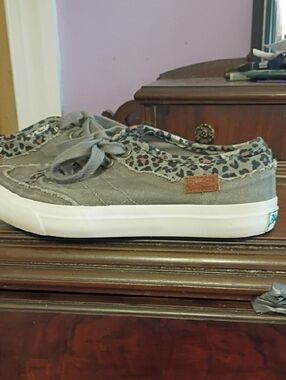 Blowfish Ladies Canvas Leopard Print Shoes